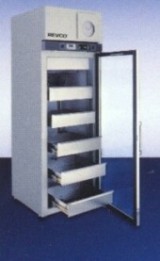 Холодильник для хранения крови Revco REB3004V Thermo Fisher Scientific